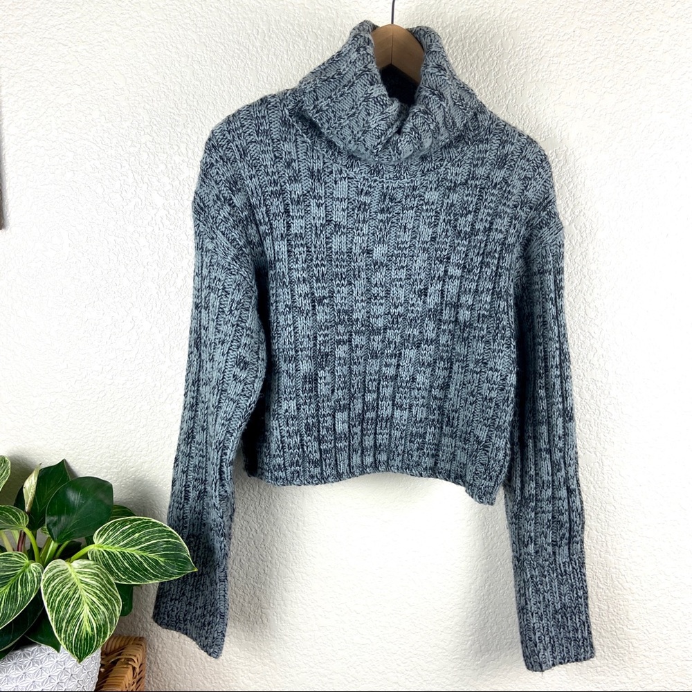 Urban Outfitters Blue and Black Knit Cropped Turtleneck Sweater XS